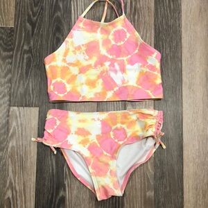 Girls Old Navy tie-dye bikini. Size large and in excellent condition.